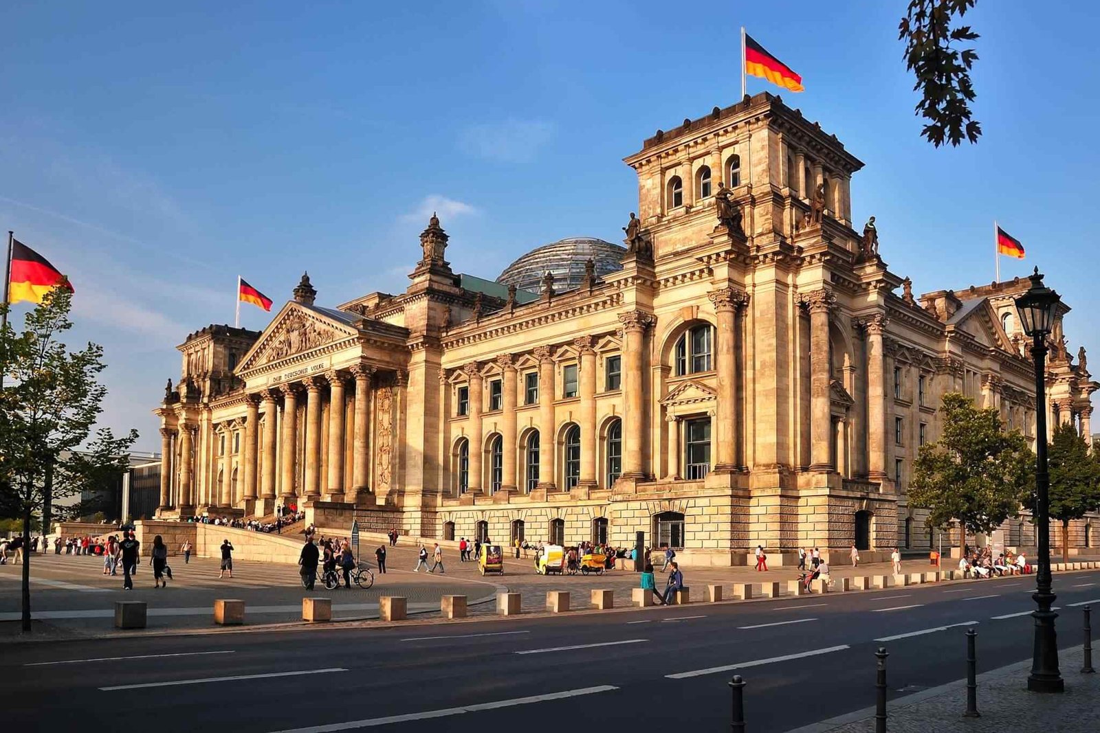 https://miamidadetravel.com/wp-content/uploads/2018/09/destination-berlin-01-1.jpg