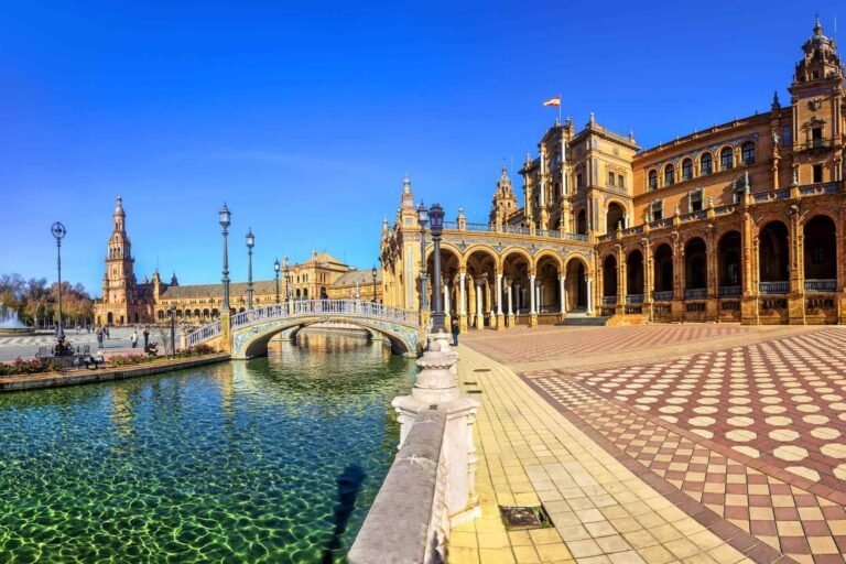 https://miamidadetravel.com/wp-content/uploads/2018/09/seville-01-1-768x512.jpg